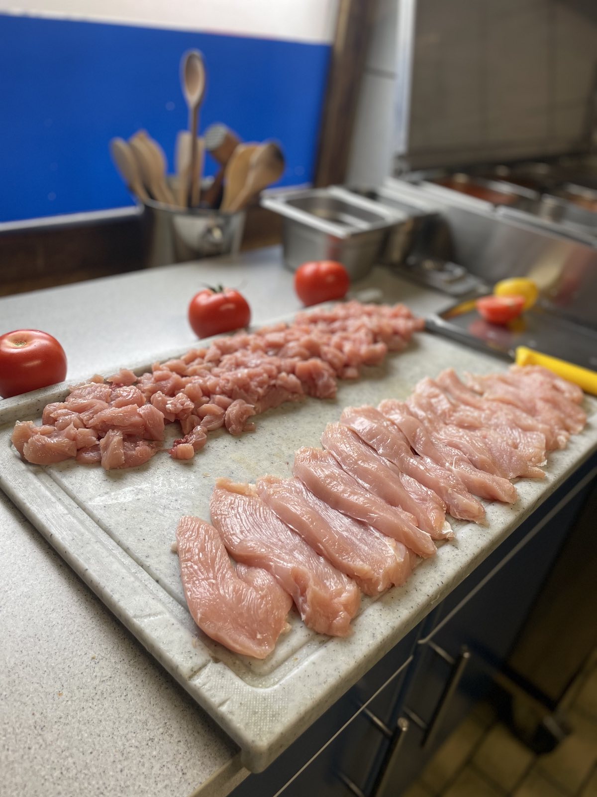 Putenfleisch bei Portionierung